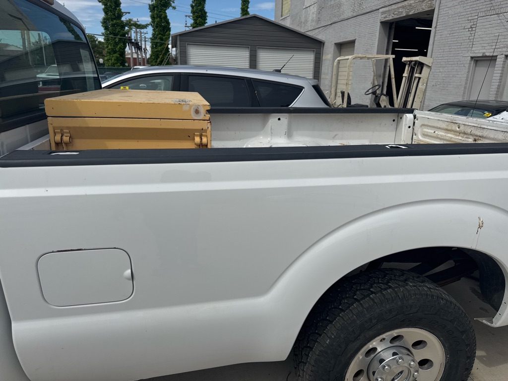 Photo 10 of this FORD F350