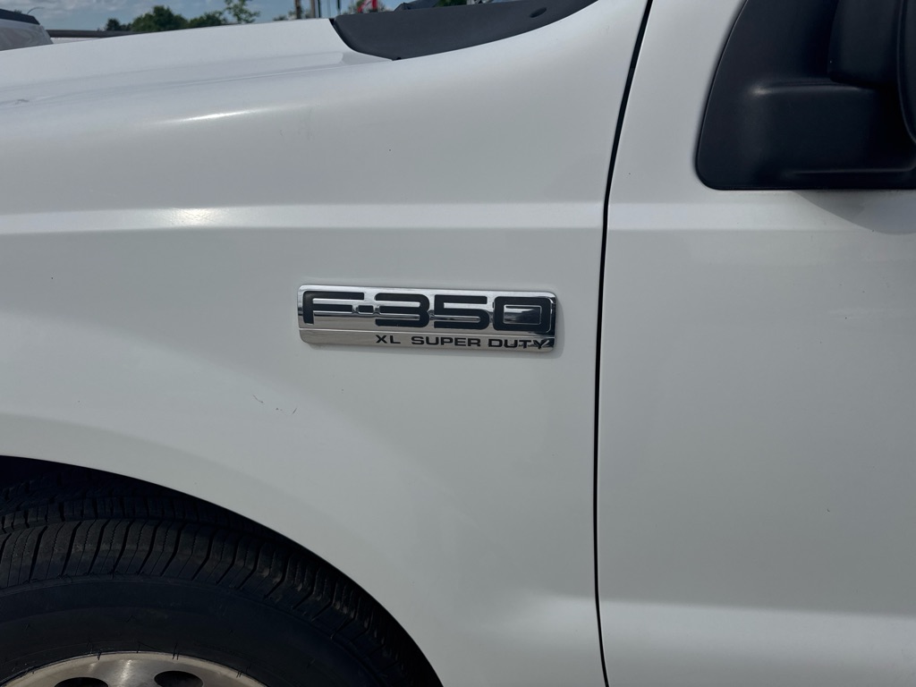 Photo 7 of this FORD F350