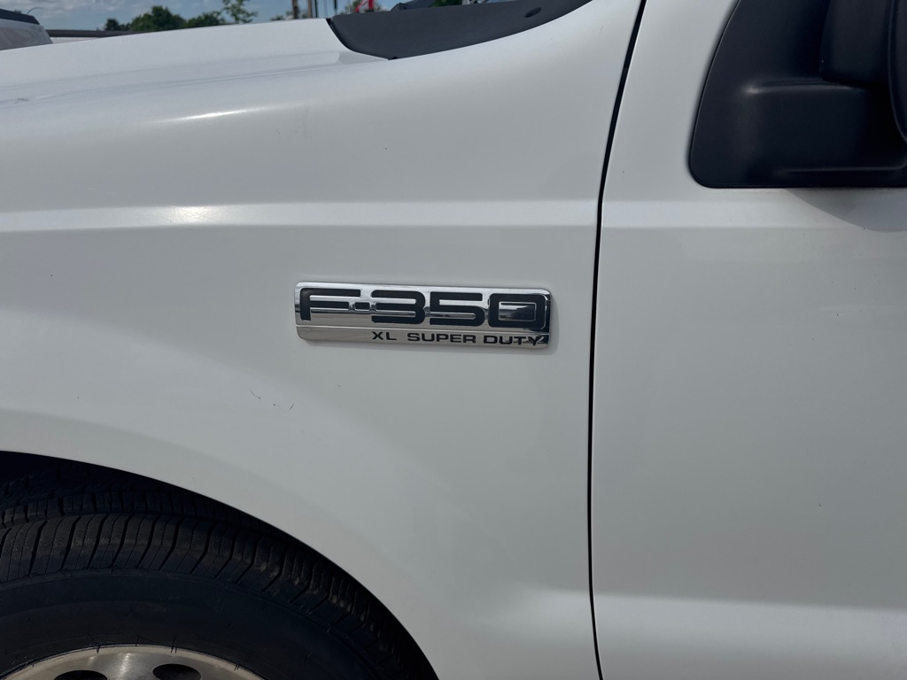 Photo 4 of this FORD F350