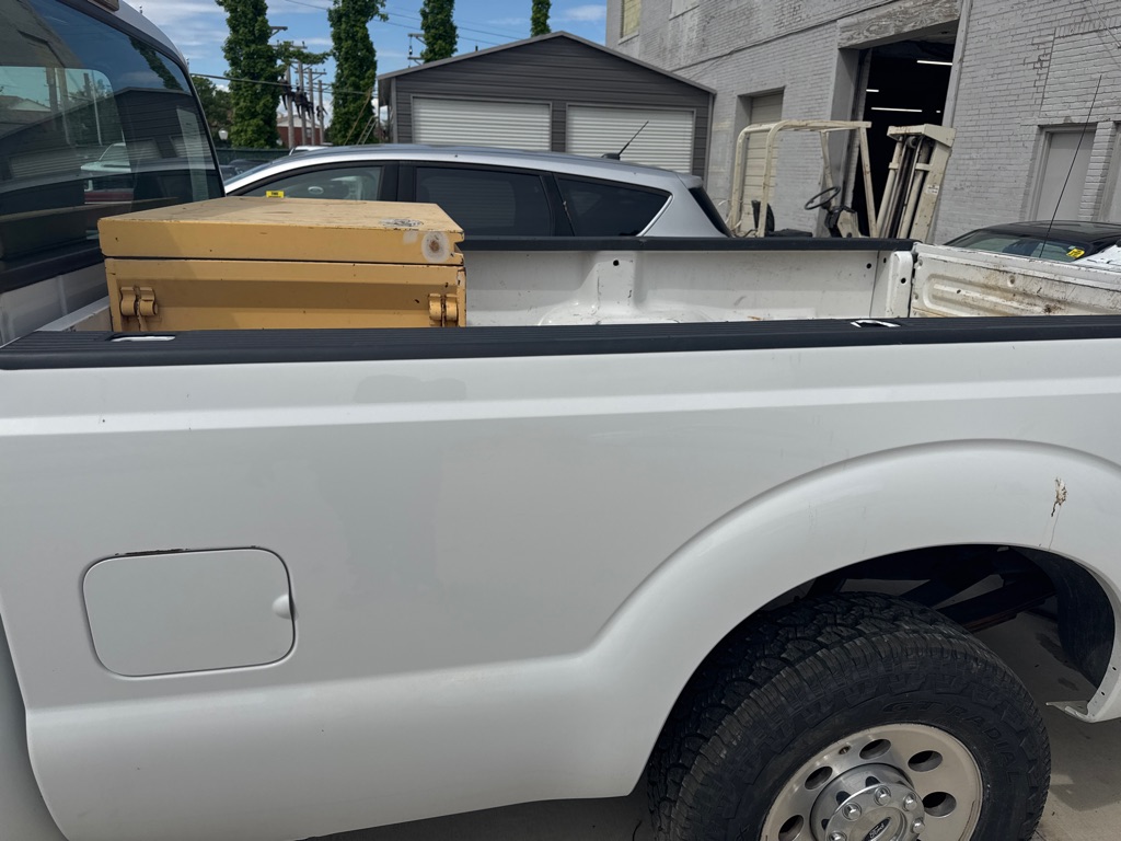 Photo 2 of this FORD F350