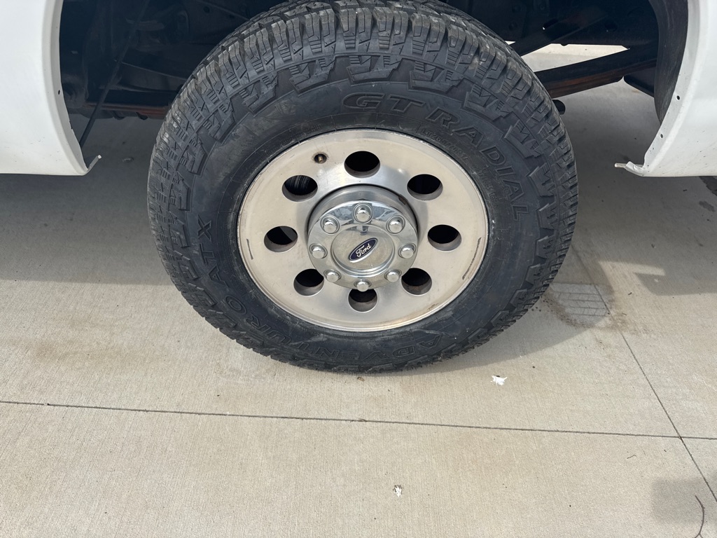 Photo 3 of this FORD F350