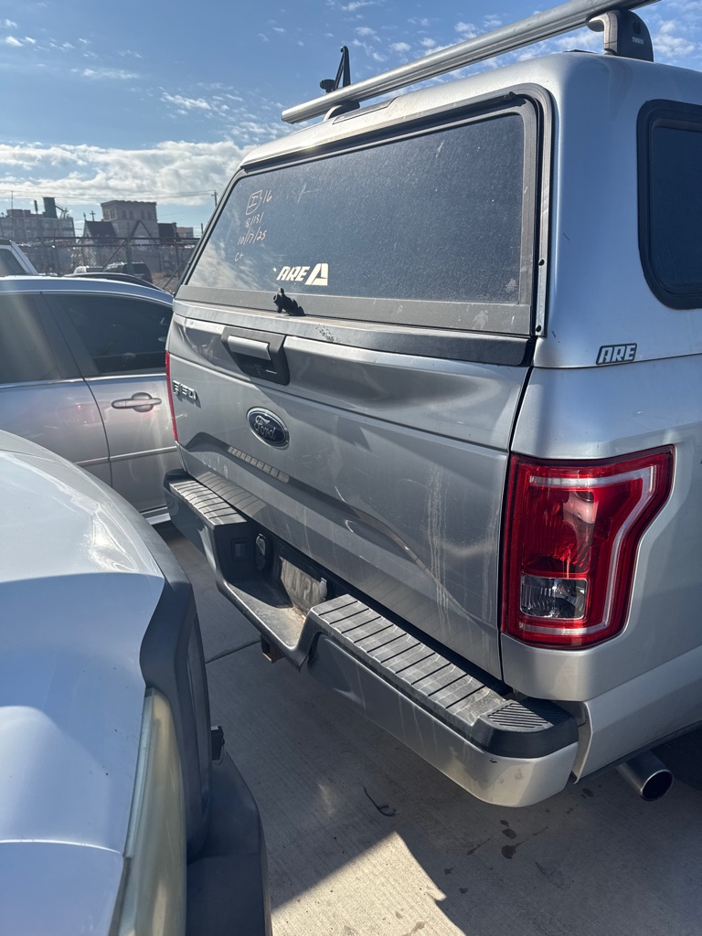 Photo 3 of this FORD F150