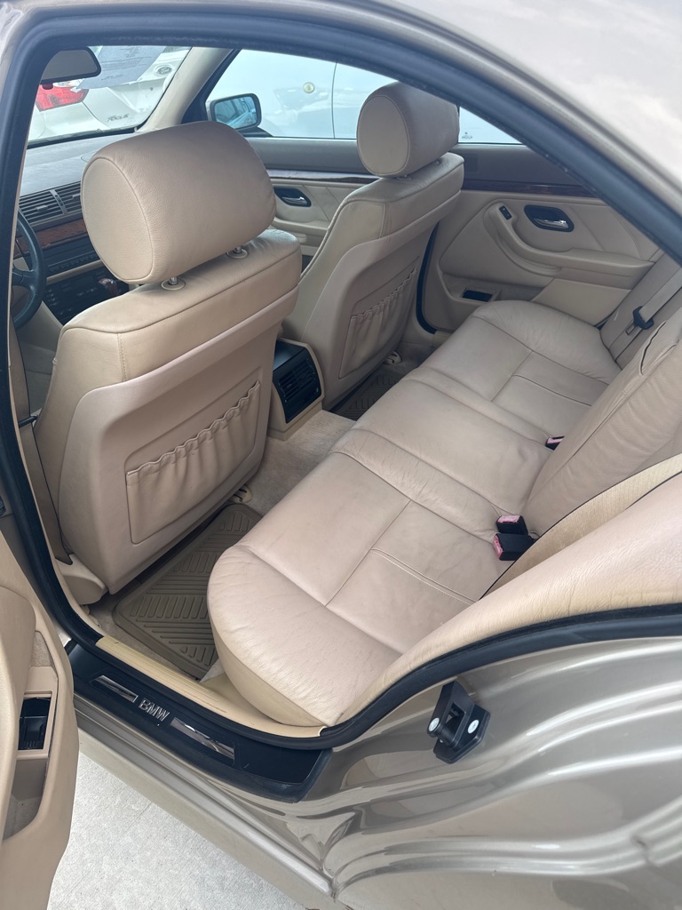 Photo 4 of this BMW 528
