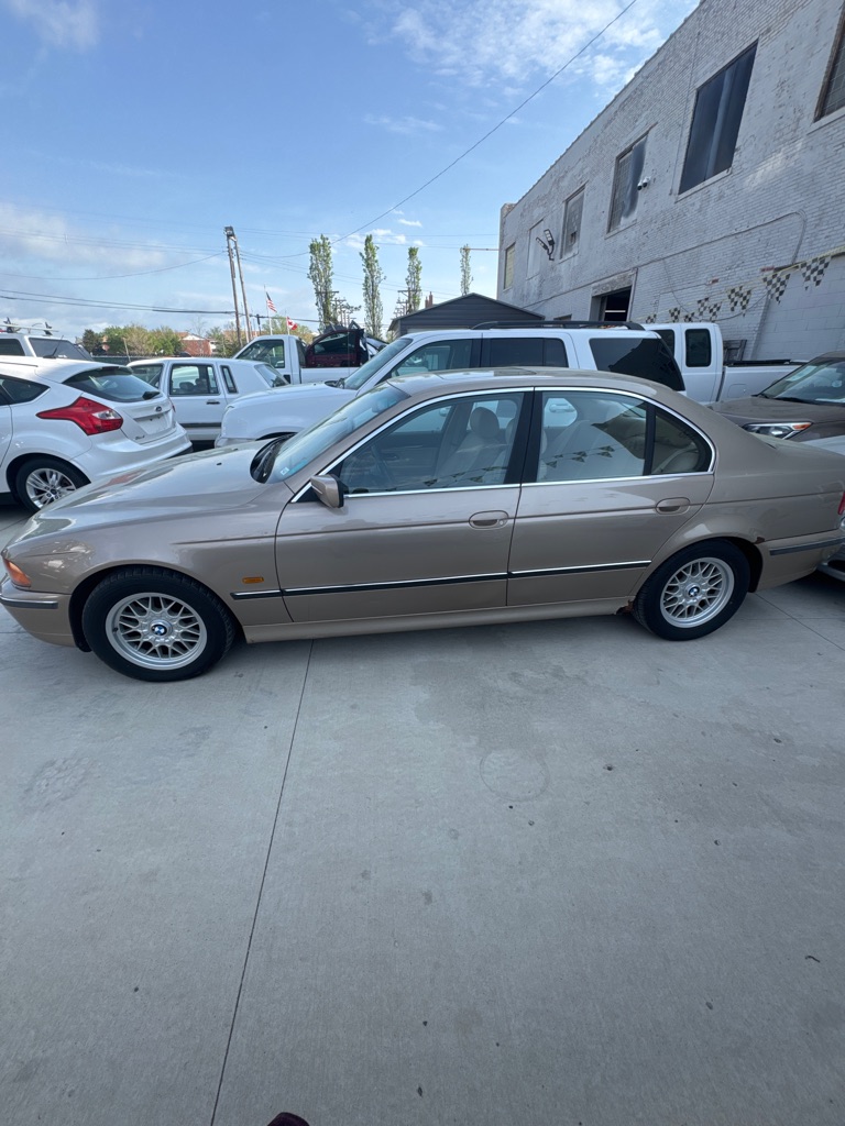 Photo 2 of this BMW 528