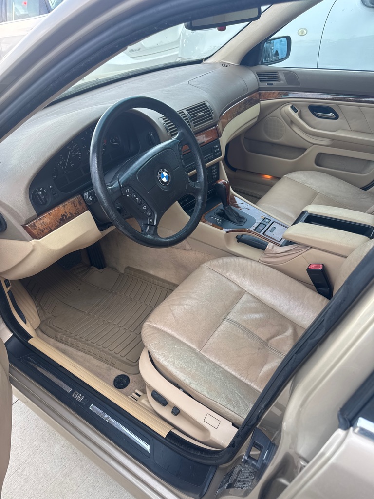 Photo 3 of this BMW 528