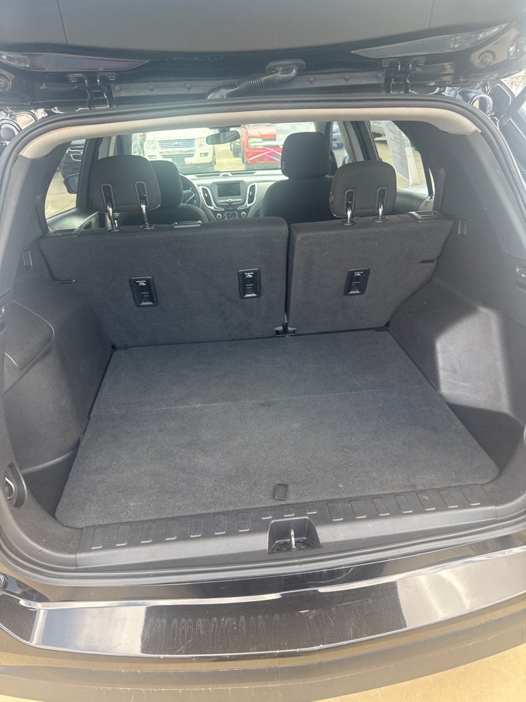 Photo 7 of this CHEVROLET EQUINOX