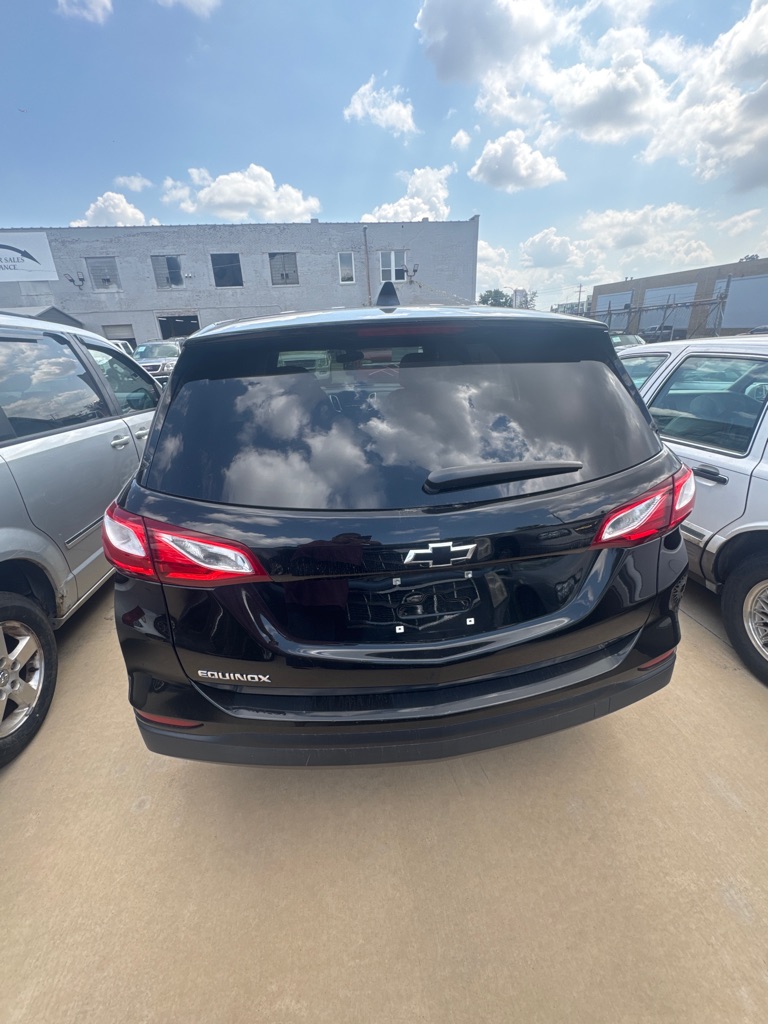 Photo 6 of this CHEVROLET EQUINOX
