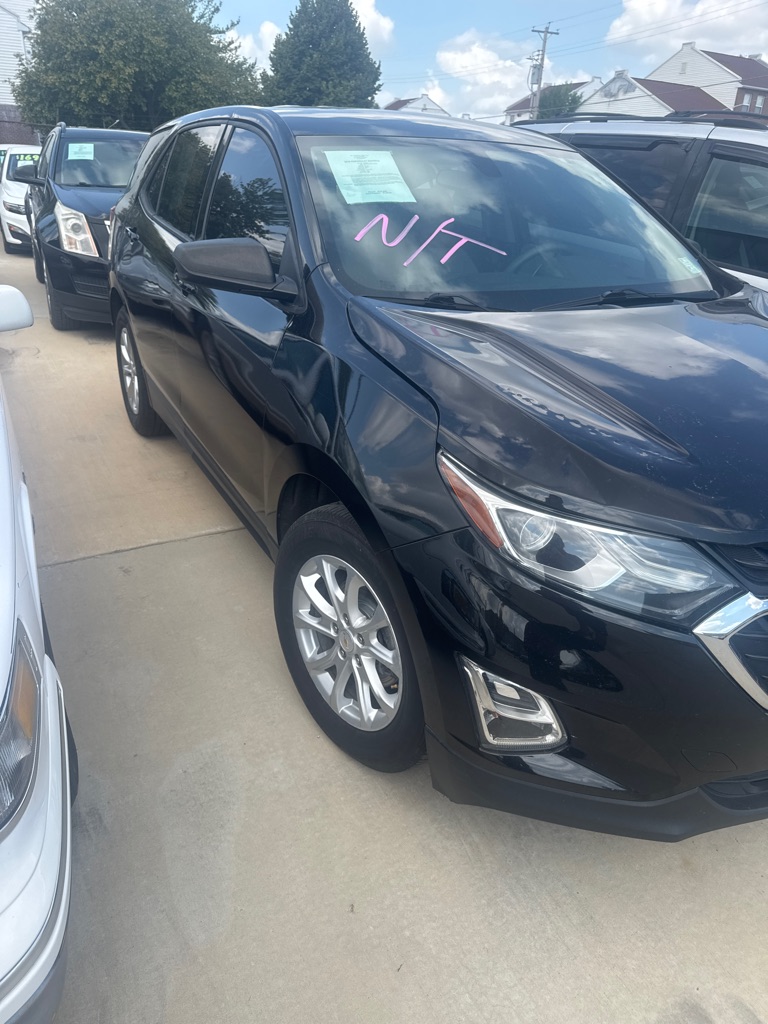 Photo 3 of this CHEVROLET EQUINOX