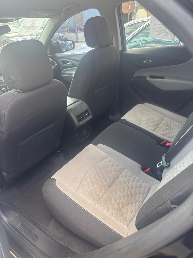 Photo 9 of this CHEVROLET EQUINOX