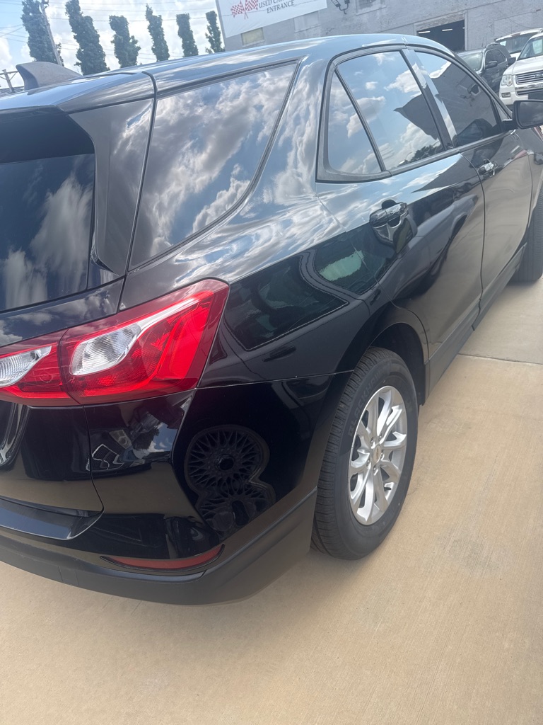Photo 4 of this CHEVROLET EQUINOX