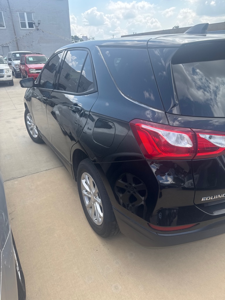 Photo 5 of this CHEVROLET EQUINOX