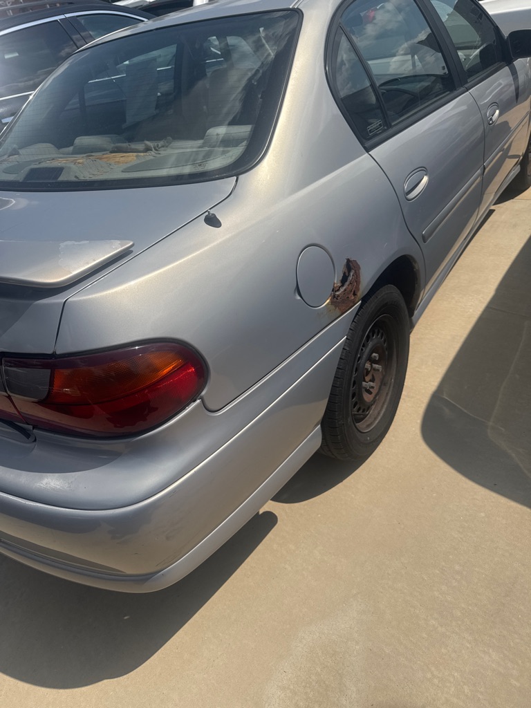 Photo 4 of this CHEVROLET MALIBU