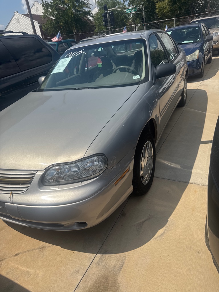 Photo 2 of this CHEVROLET MALIBU