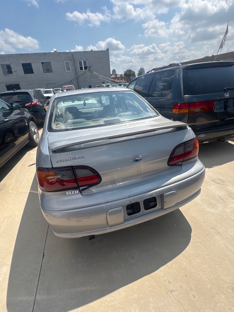 Photo 6 of this CHEVROLET MALIBU