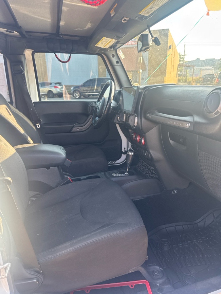Photo 9 of this JEEP WRANGLER UNLIMI