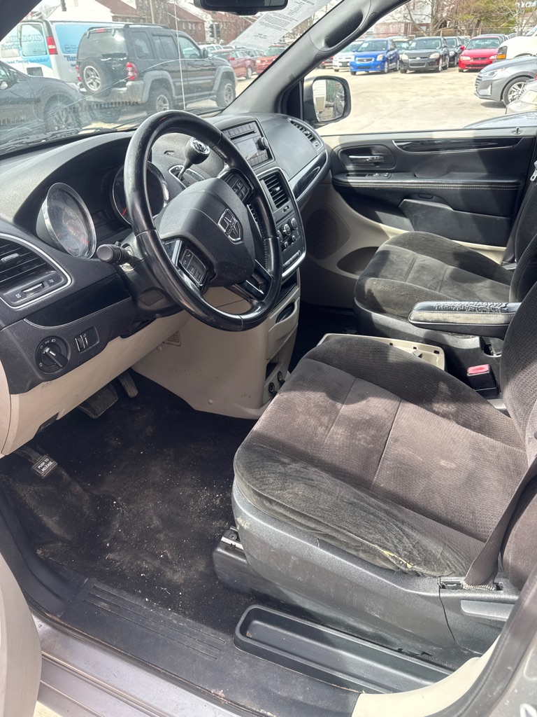 Photo 4 of this DODGE GRAND CARAVAN