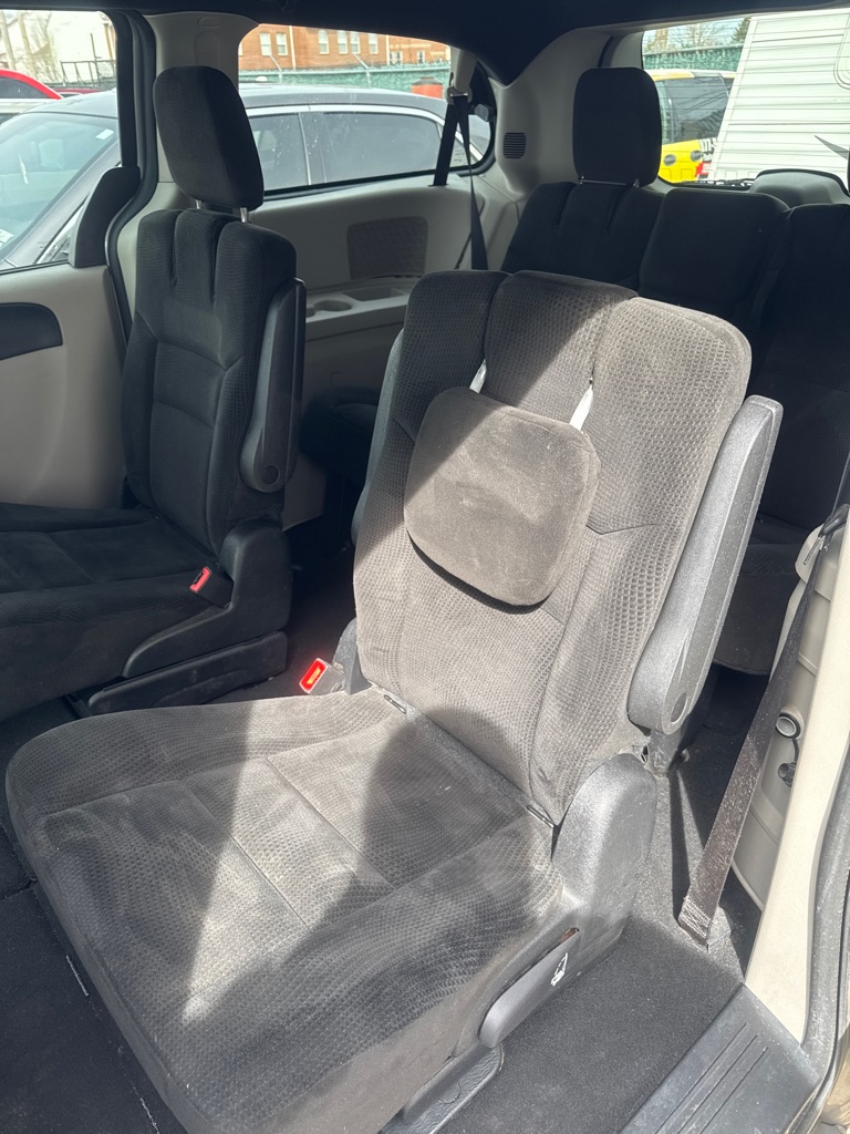 Photo 5 of this DODGE GRAND CARAVAN