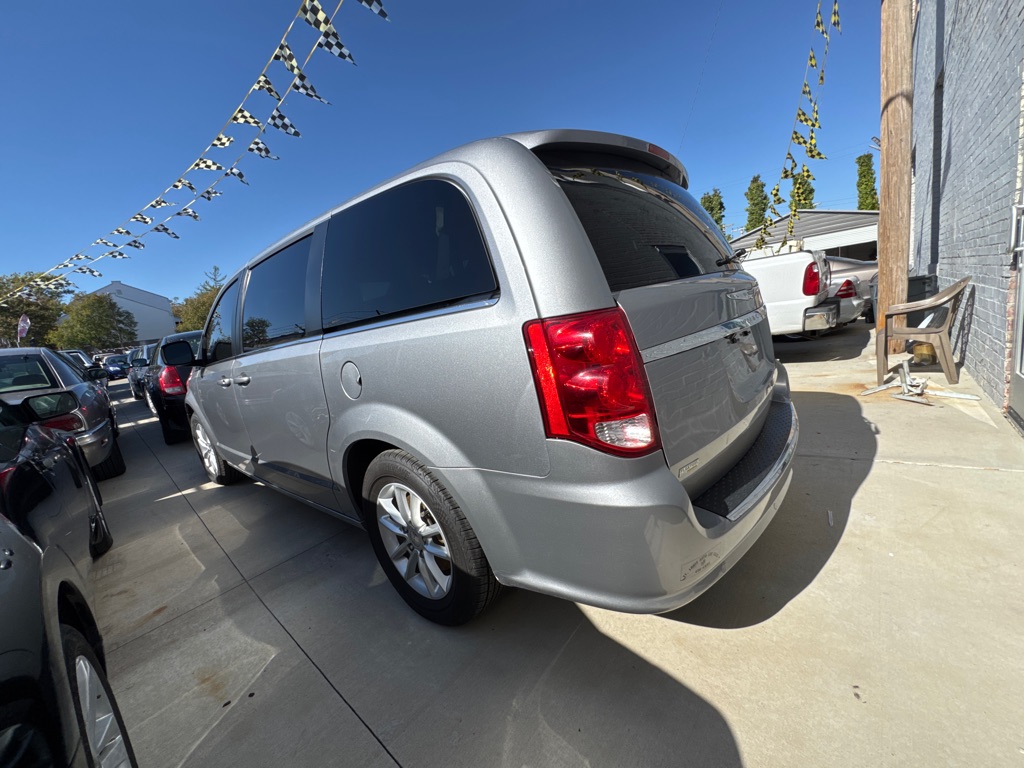 Photo 3 of this DODGE GRAND CARAVAN