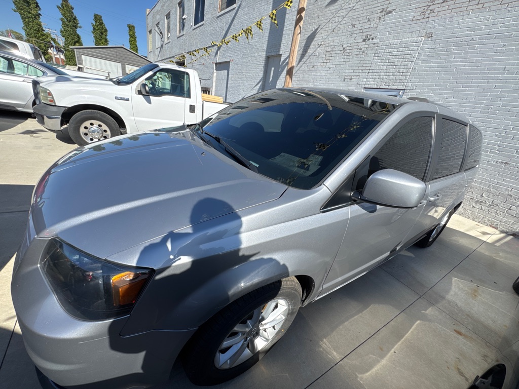 Photo 2 of this DODGE GRAND CARAVAN