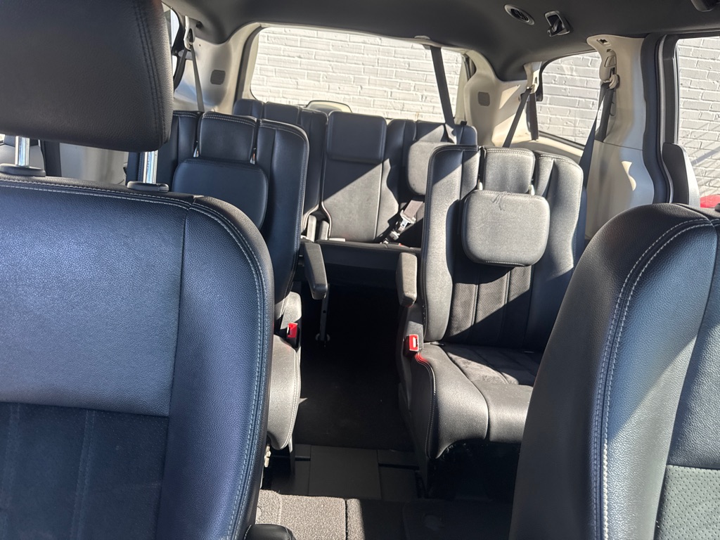 Photo 6 of this DODGE GRAND CARAVAN
