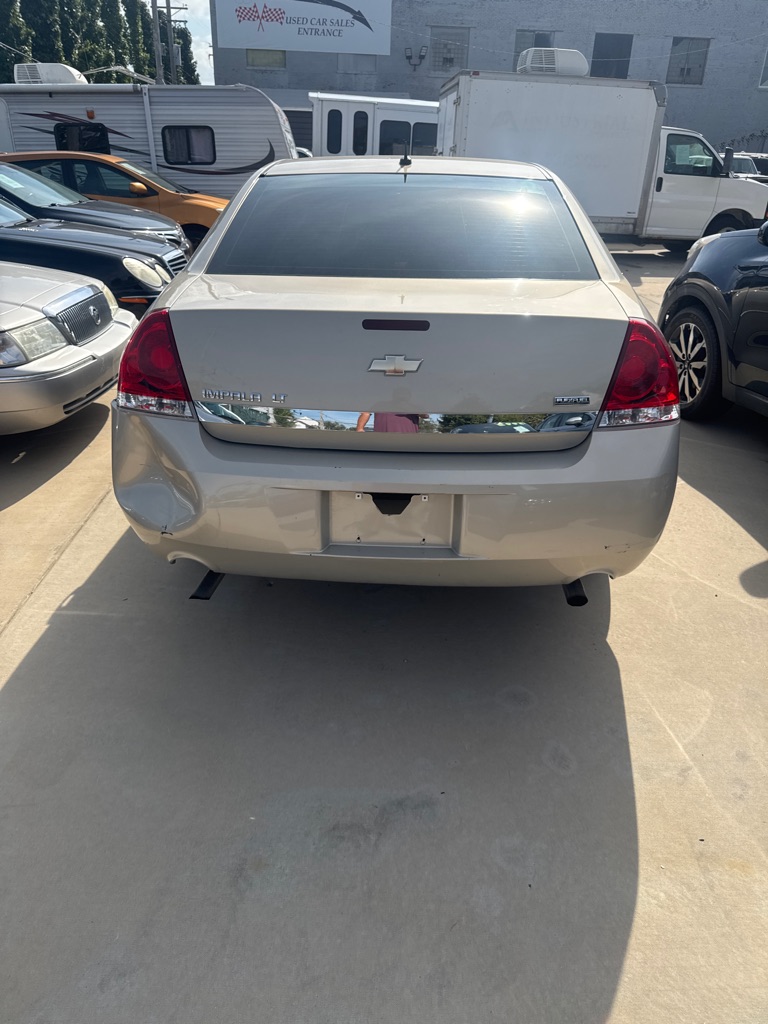 Photo 6 of this CHEVROLET IMPALA