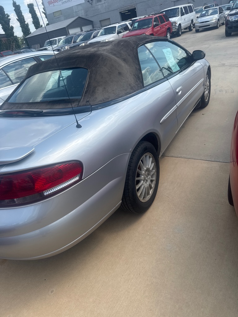 Photo 4 of this CHRYSLER SEBRING