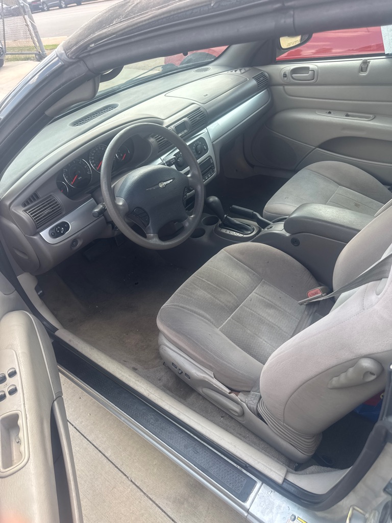 Photo 7 of this CHRYSLER SEBRING