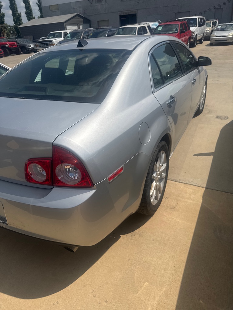 Photo 4 of this CHEVROLET MALIBU
