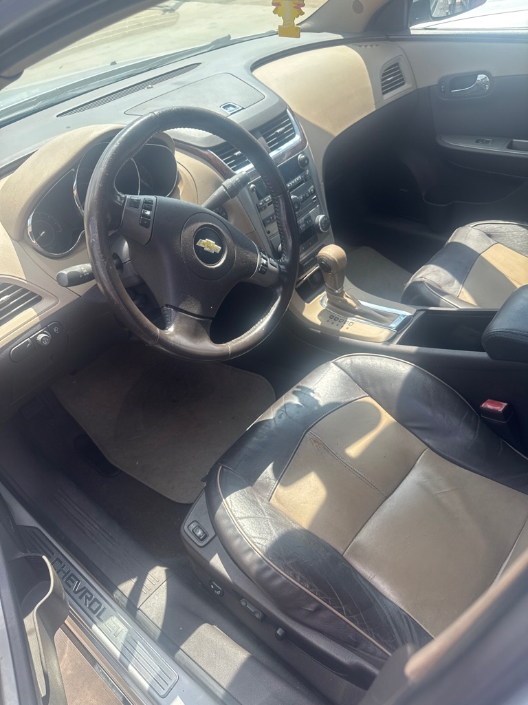 Photo 7 of this CHEVROLET MALIBU