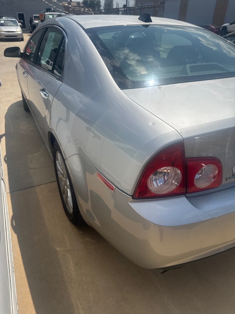 Photo 5 of this CHEVROLET MALIBU