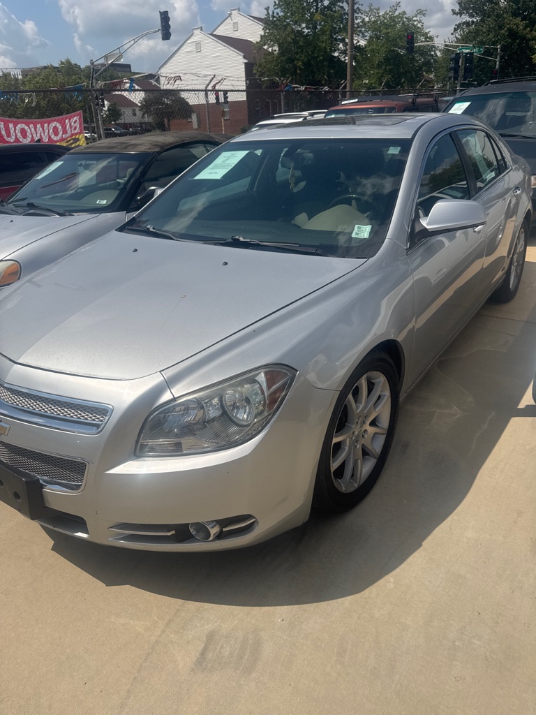 Photo 2 of this CHEVROLET MALIBU