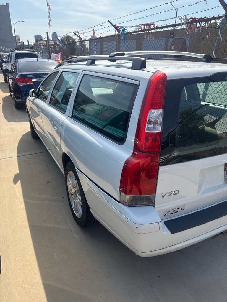 Photo 6 of this VOLVO V70