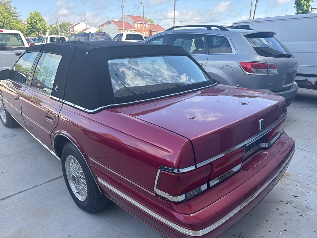Photo 3 of this LINCOLN CONTINENTAL