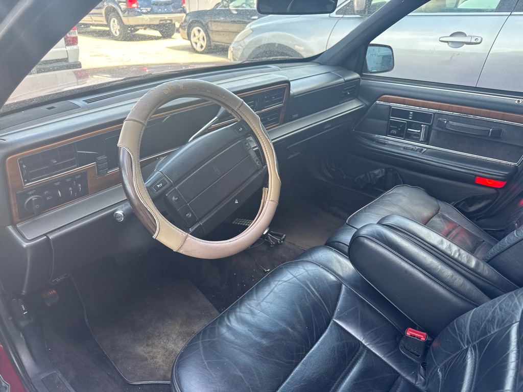 Photo 4 of this LINCOLN CONTINENTAL