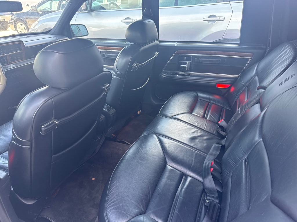 Photo 5 of this LINCOLN CONTINENTAL