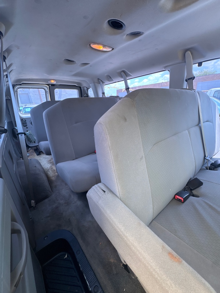 Photo 3 of this FORD ECONOLINE