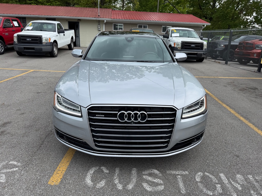 Photo 2 of this AUDI A8