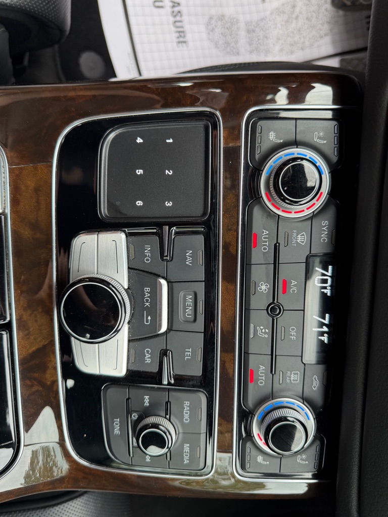 Photo 44 of this AUDI A8