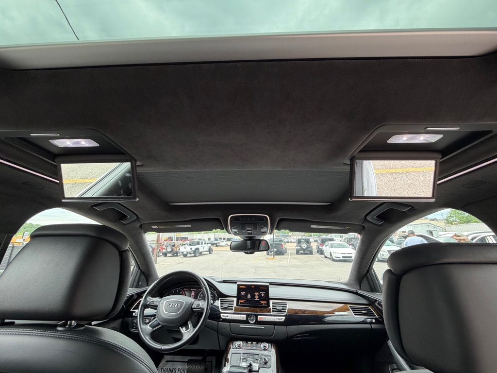Photo 20 of this AUDI A8
