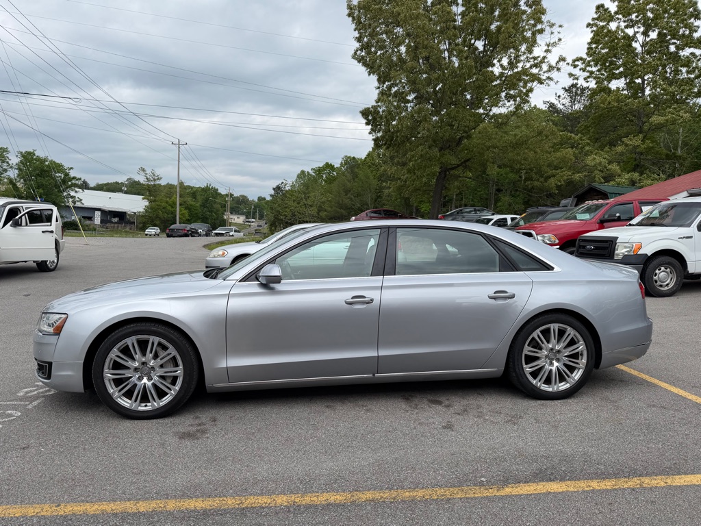 Photo 8 of this AUDI A8