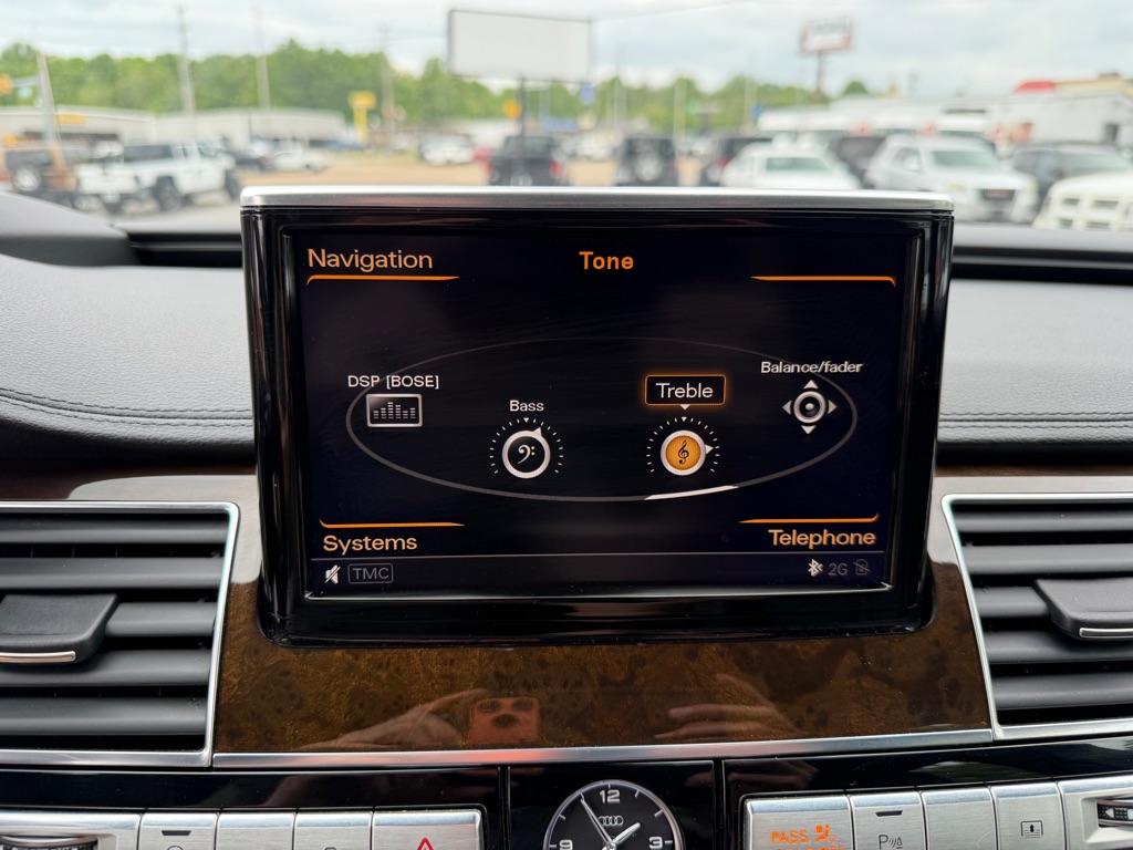 Photo 26 of this AUDI A8