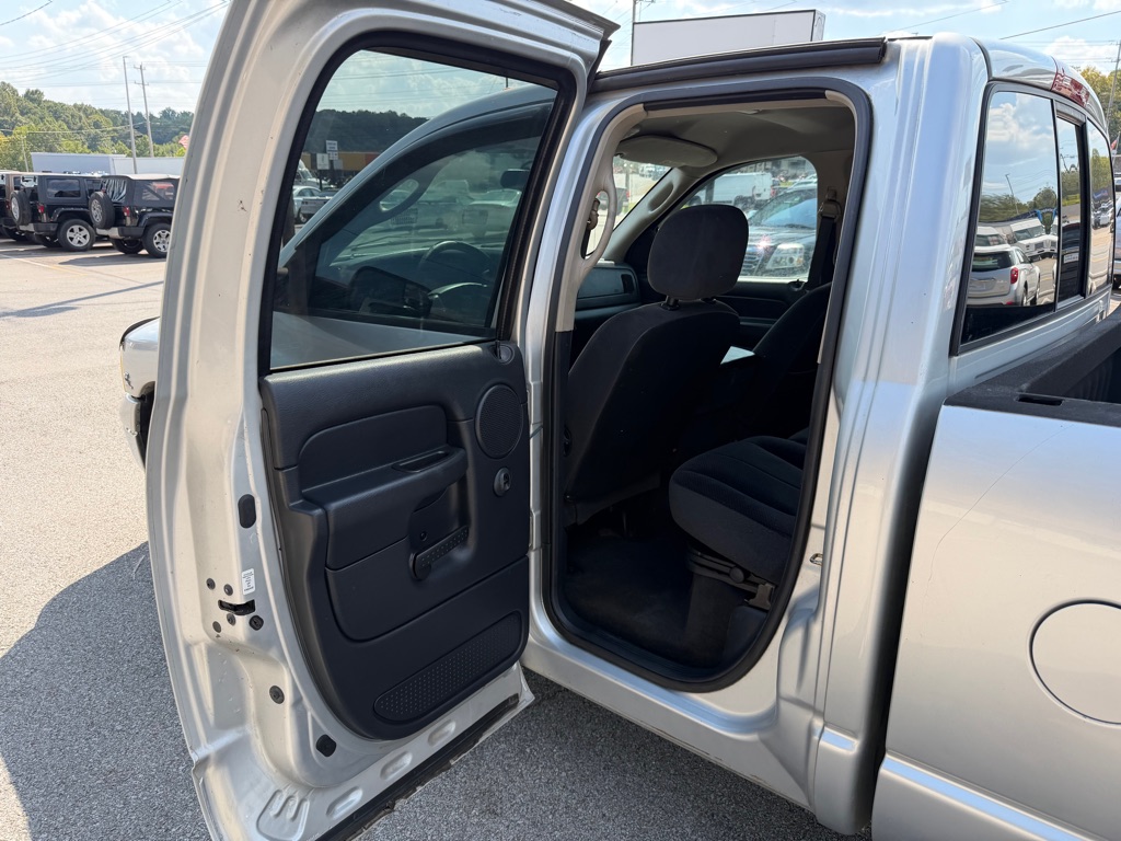 Photo 17 of this DODGE RAM 3500