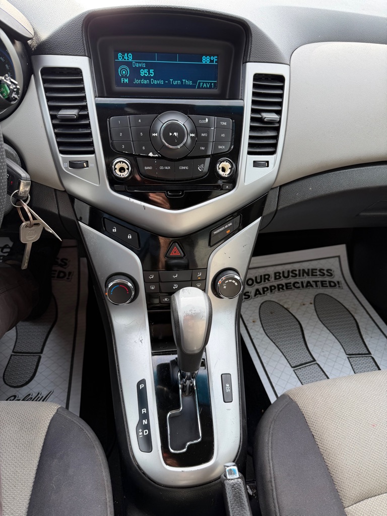 Photo 21 of this CHEVROLET CRUZE