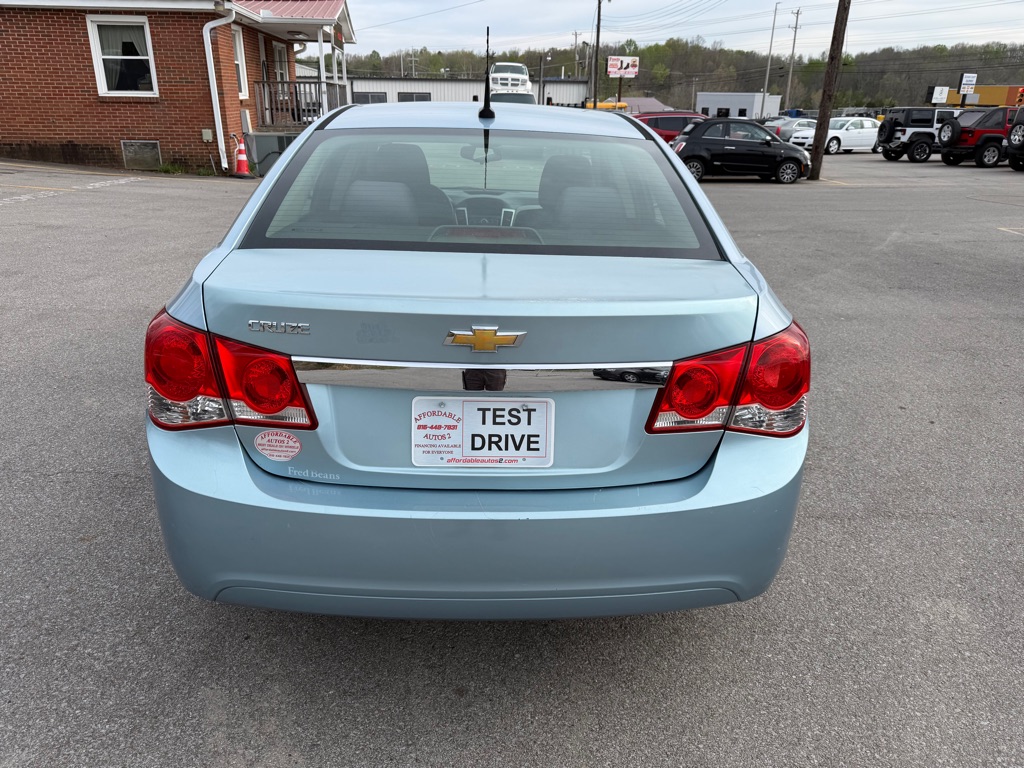 Photo 7 of this CHEVROLET CRUZE