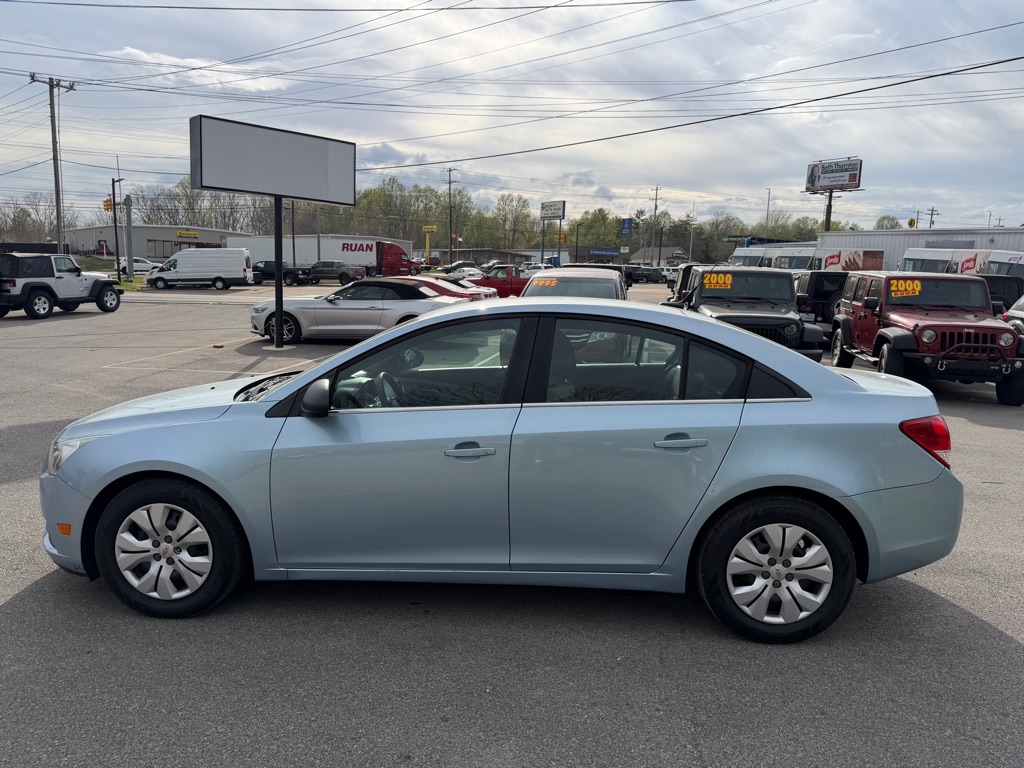 Photo 5 of this CHEVROLET CRUZE
