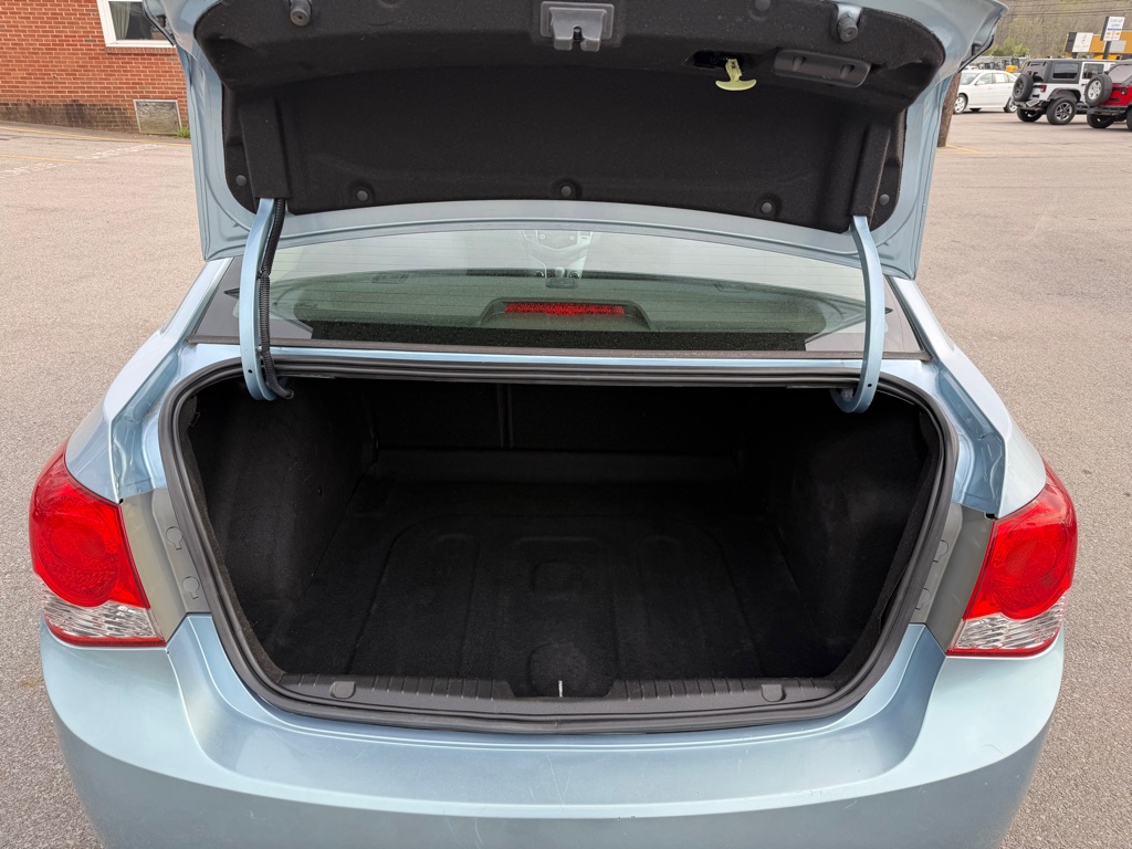 Photo 19 of this CHEVROLET CRUZE