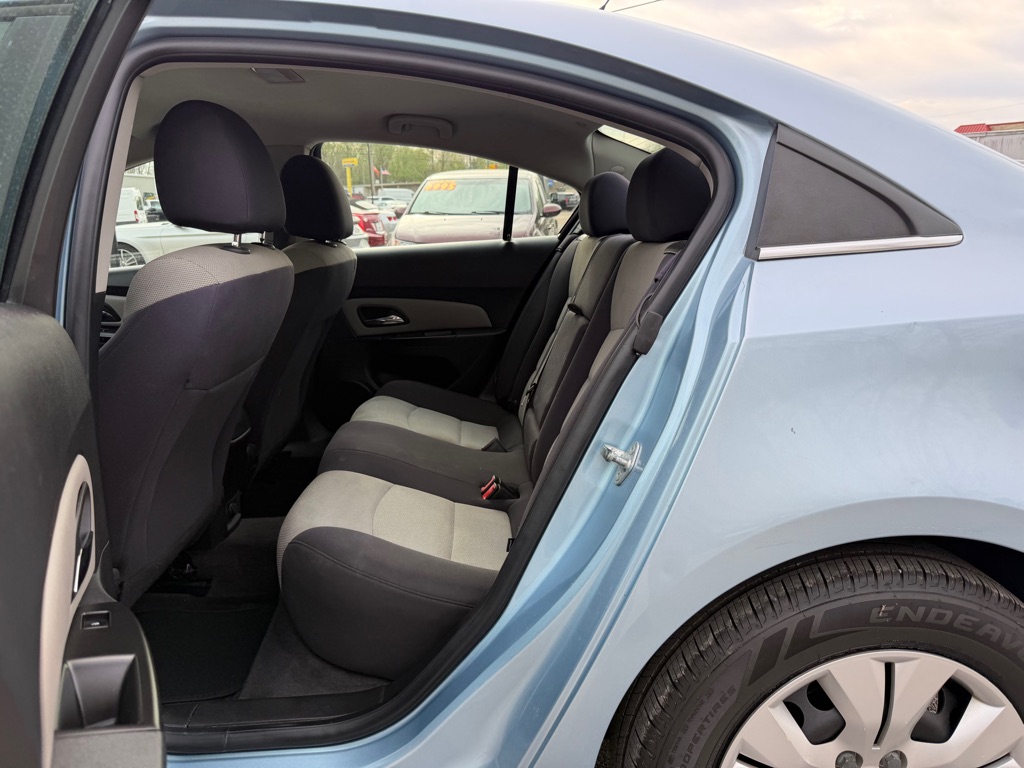 Photo 12 of this CHEVROLET CRUZE