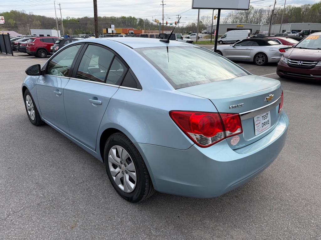Photo 8 of this CHEVROLET CRUZE