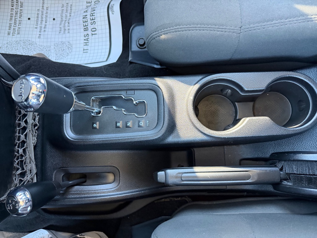 Photo 23 of this JEEP WRANGLER UNLIMI