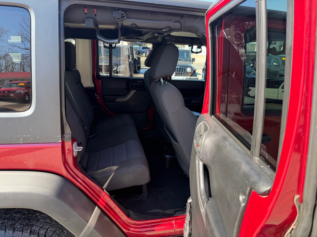Photo 14 of this JEEP WRANGLER UNLIMI